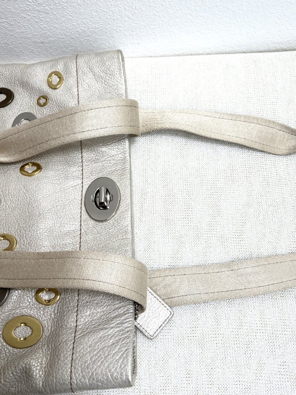 Rare Coach Resort Turnlock Tote style 11538 from 2007, metallic gold leather EUC - Picture 5 of 16